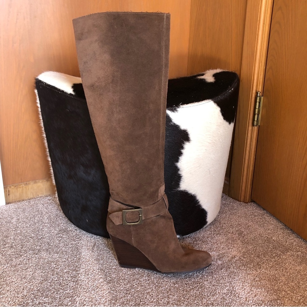 EUC Marco Santi tall knee high medium brown suede boot with buckle wedges 8.5